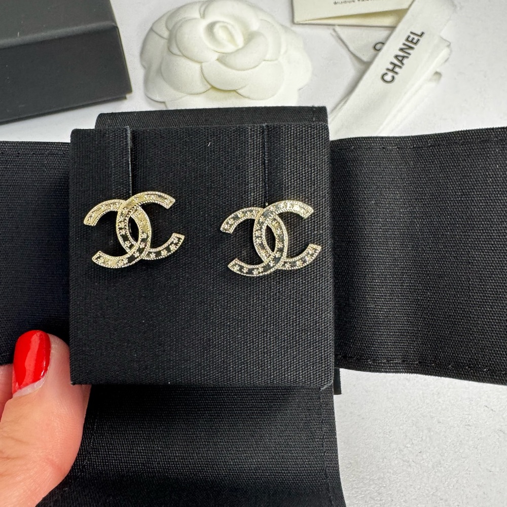 CHANEL CC LOGO CHAMPAGNE STUD EARRINGS